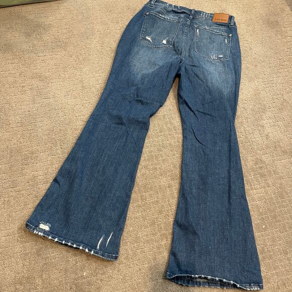 Judy Blue Revolutionary Tummy Control Jeans 16W - Picture 2 of 5